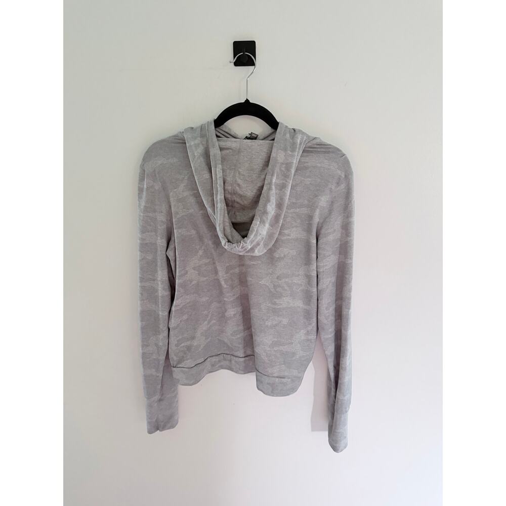 Vuori Women's Heather Gray Camo Halo Essential Hoodie-Size Medium - Picture 8 of 8